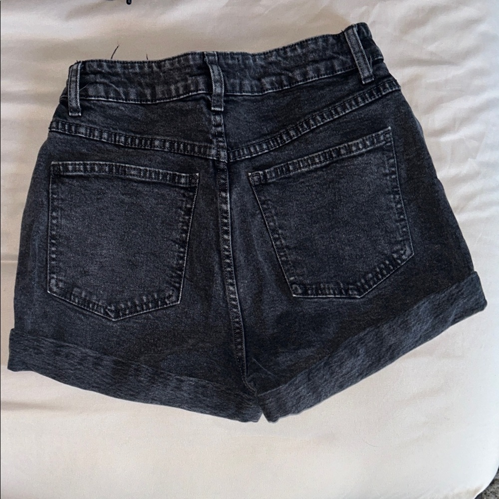 Cotton On High Rise Stretch Black Denim Shorts - Women’s Size 6 - Picture 2 of 3
